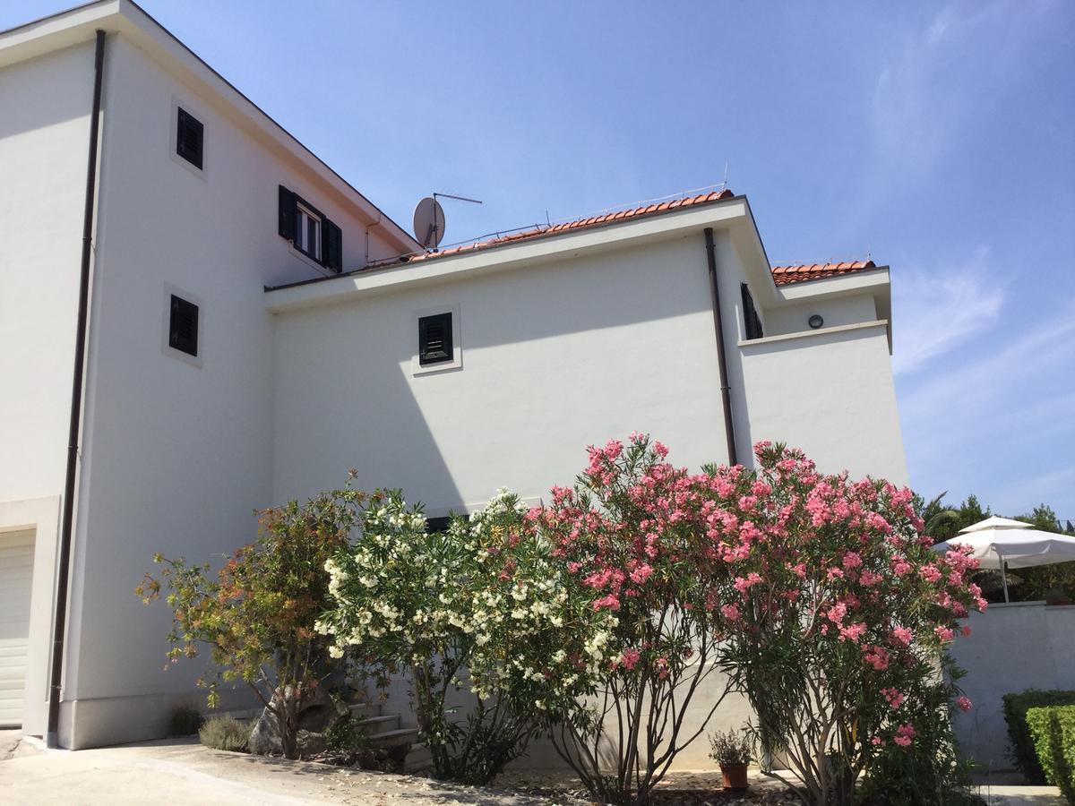 Villa Bunta Sutivan Esterno foto